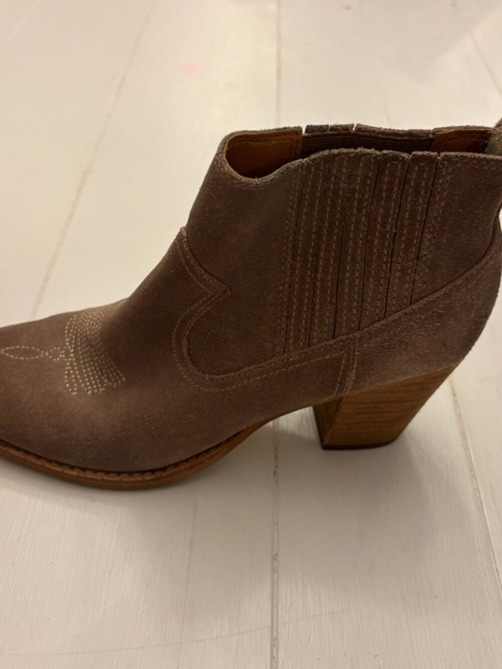 Dolce Vita Taupe Suede Chelsea Western Booties Size 8 - Picture 4 of 9